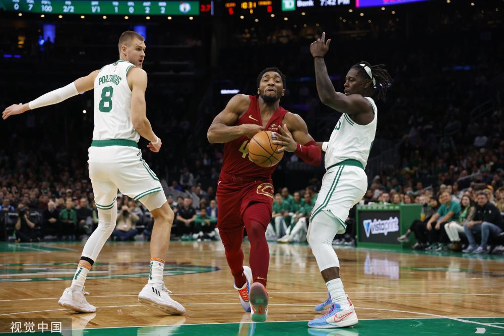 来自世界各 来自世界各